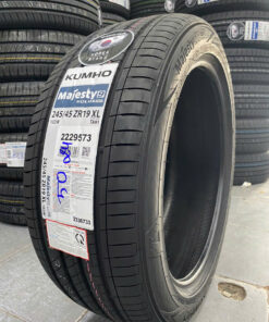 KUMHO MAJESTY 9 SOLUS TA91 245/45ZR19 XL