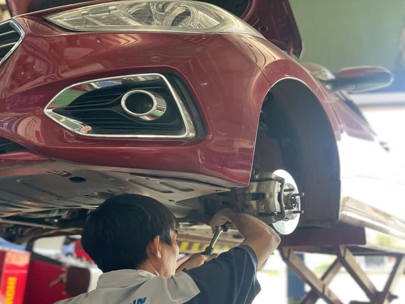chi phí bảo dưỡng ô tô 40000km